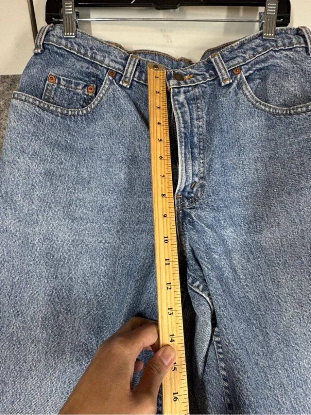 Vintage Levi’s 533 90s Denim Jeans Blue Straight Leg Size 28 Light Wash Relaxed